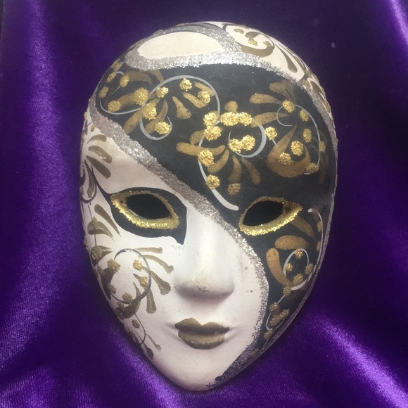 Small Porcelain Hand-painted Mask - Picture 1 of 9